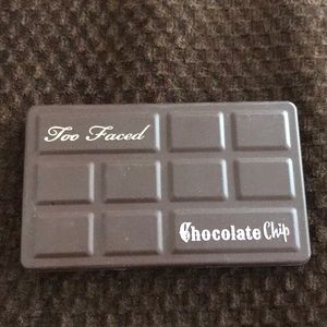 two faced chocolate chip pallet